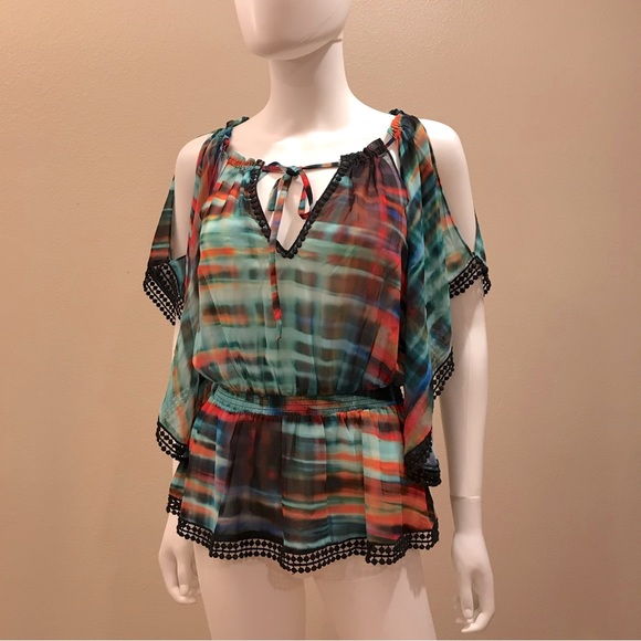 Bebe Semi Sheer Boho Peplum Blouse Size Small Wing Sleeve Pom Pom Trim Colorful - Picture 11 of 14